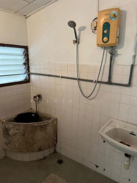 Rumah Teres 1-Tingkat untuk Dijual di Dengkil (Selangor) - Kelvin Lai - Bathroom - PropertyGuru.com.my