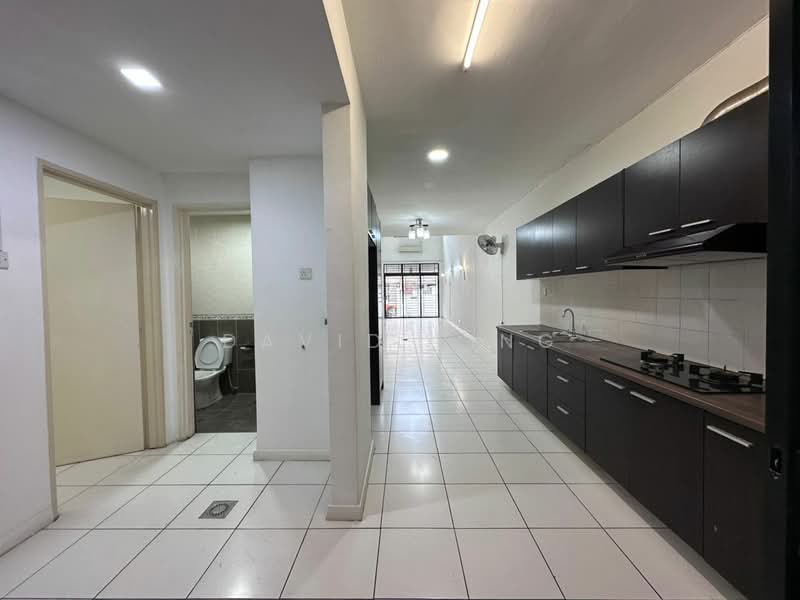 Rumah Teres 3 Tingkat untuk Dijual di Lake Fields (Sungai Besi) - David Ting - Kitchen - PropertyGuru.com.my