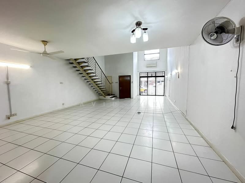 Rumah Teres 3 Tingkat untuk Dijual di Lake Fields (Sungai Besi) - David Ting - Living Room - PropertyGuru.com.my