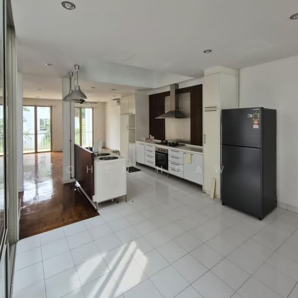 3-storey Terraced House for Rent in Sierramas (Sungai Buloh) - Chen Hoaw - Kitchen - PropertyGuru.com.my