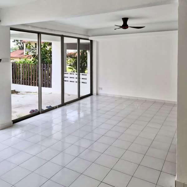 3-storey Terraced House for Rent in Sierramas (Sungai Buloh) - Chen Hoaw - Living Room - PropertyGuru.com.my