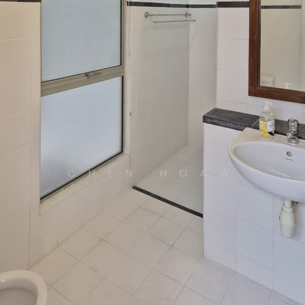 3-storey Terraced House for Rent in Sierramas (Sungai Buloh) - Chen Hoaw - Bathroom - PropertyGuru.com.my