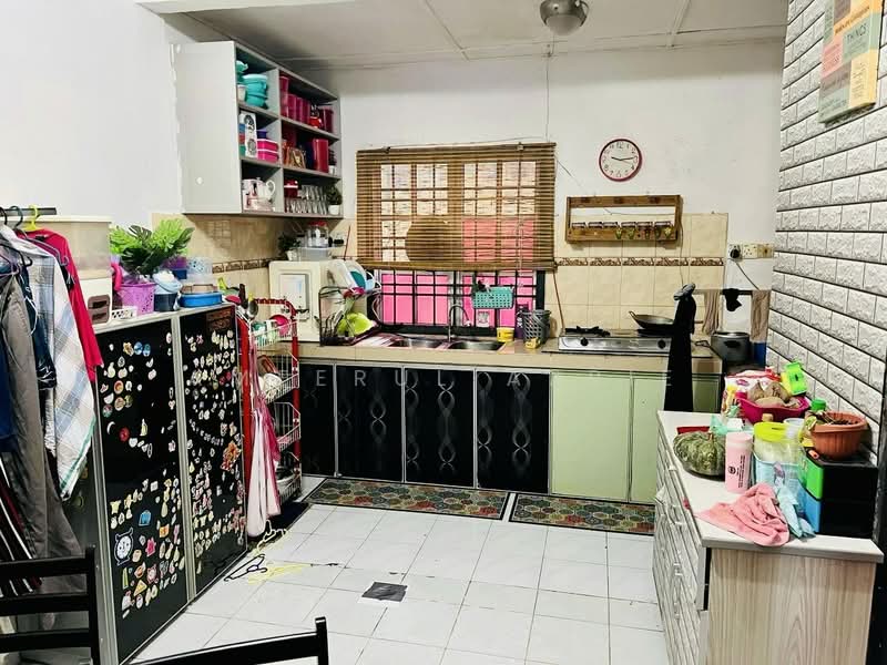 Rumah Teres 2 Tingkat untuk Dijual di Taman Scientex Pasir Gudang (Pasir Gudang) - Ameerul Azrie - Kitchen - PropertyGuru.com.my