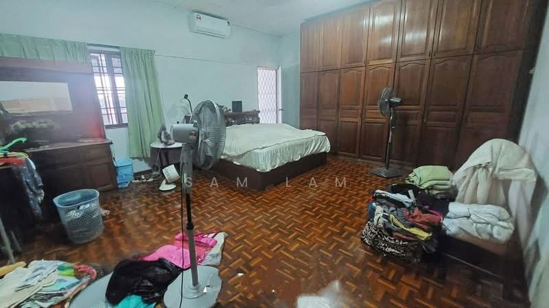 Rumah Berkembar untuk Dijual di Taman Wah Keong (Ipoh) - Sam Lam - Bedroom - PropertyGuru.com.my