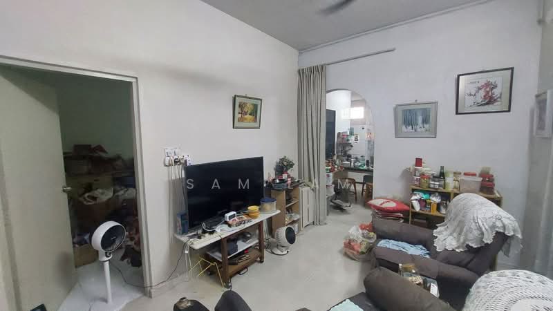 Rumah Berkembar untuk Dijual di Taman Wah Keong (Ipoh) - Sam Lam - Living Room - PropertyGuru.com.my