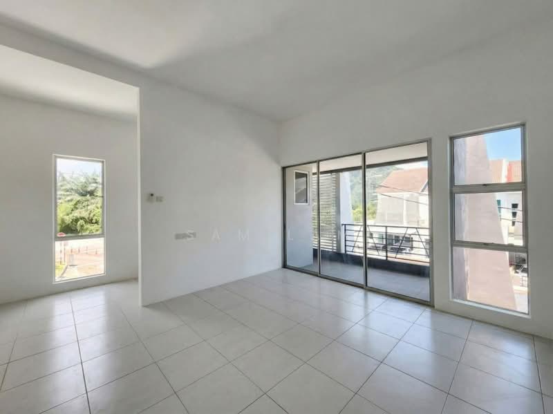 2-storey Terraced House for Sale in Taman Ampang (Ipoh) - Sam Lam - Living Room - PropertyGuru.com.my