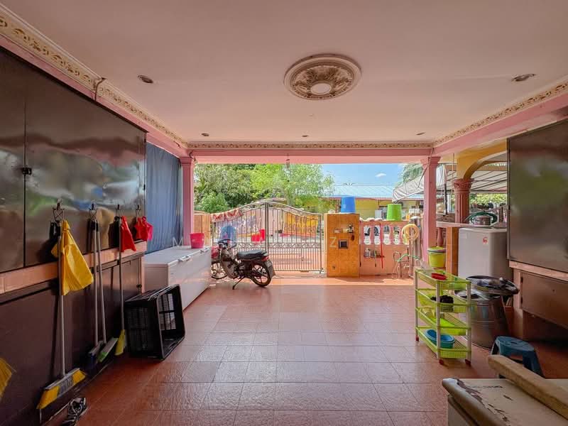 Rumah Teres untuk Dijual di Taman Sri Serdang (Seri Kembangan) - Mahafiz . - Exterior - PropertyGuru.com.my