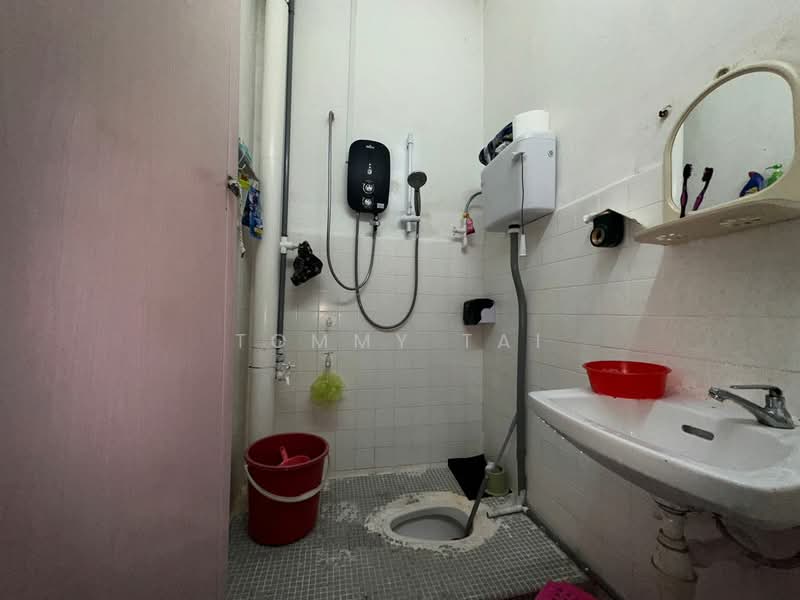 Rumah Teres 1 Tingkat untuk Dijual di Taman Universiti (Skudai) - Tommy Tai - Bathroom - PropertyGuru.com.my