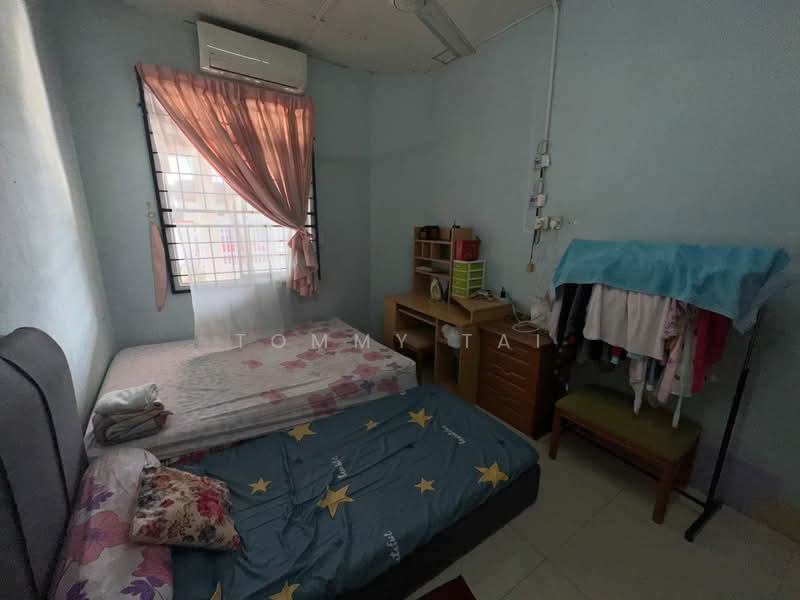 Rumah Teres 1 Tingkat untuk Dijual di Taman Universiti (Skudai) - Tommy Tai - Bedroom - PropertyGuru.com.my