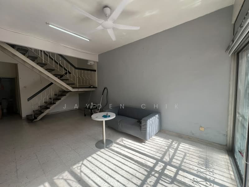 Rumah Teres 2 Tingkat untuk Disewa di Taman Bakti (Ampang) - Jayden Chik - Living Room - PropertyGuru.com.my