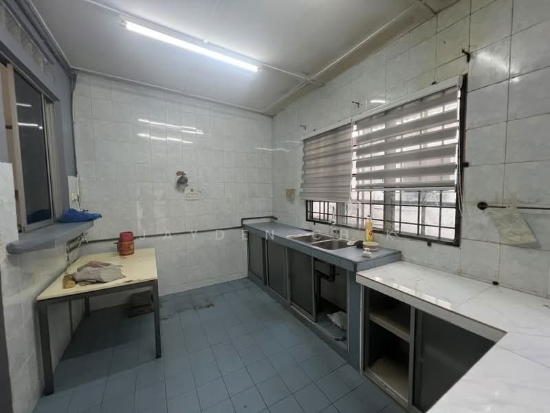 Rumah Teres 2 Tingkat untuk Disewa di Taman Bakti (Ampang) - Jayden Chik - Kitchen - PropertyGuru.com.my