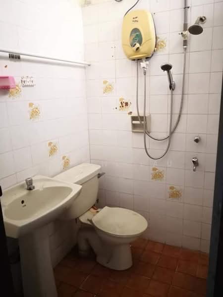 Rumah Teres 1 Tingkat untuk Dijual di Taman Daya (Johor Bahru) - Joanne Lau - Bathroom - PropertyGuru.com.my