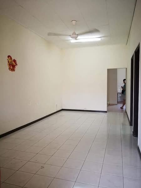 Rumah Teres 1 Tingkat untuk Dijual di Taman Daya (Johor Bahru) - Joanne Lau - Living Room - PropertyGuru.com.my