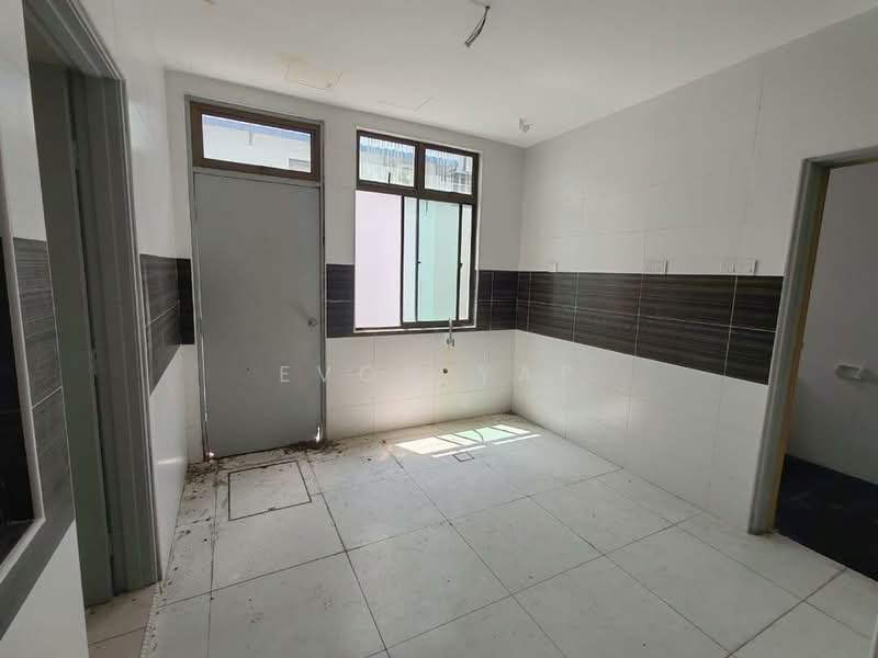 Rumah Teres 2 Tingkat untuk Dijual di Taman Puteri Wangsa (Ulu Tiram) - Evon Yap - Kitchen - PropertyGuru.com.my