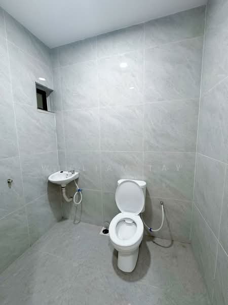 Rumah Teres 2 Tingkat untuk Dijual di Taman Sentosa (Johor Bahru) - William Tay - Bathroom - PropertyGuru.com.my