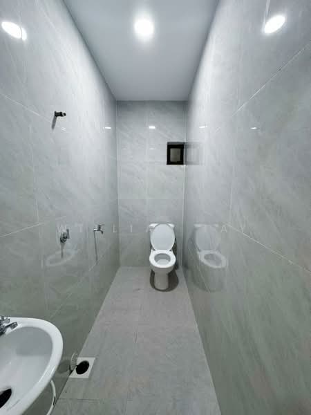 Rumah Teres 2 Tingkat untuk Dijual di Taman Sentosa (Johor Bahru) - William Tay - Bathroom - PropertyGuru.com.my