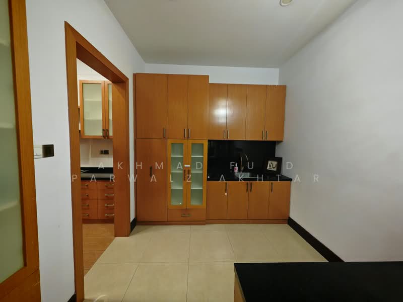 Semi-Detached House for Rent in Desa Sri Hartamas (Sri Hartamas) - Akhmad Fuad Parwalz Akhtar - Kitchen - PropertyGuru.com.my