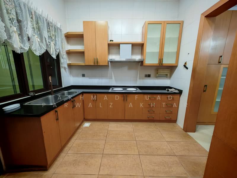 Semi-Detached House for Rent in Desa Sri Hartamas (Sri Hartamas) - Akhmad Fuad Parwalz Akhtar - Kitchen - PropertyGuru.com.my