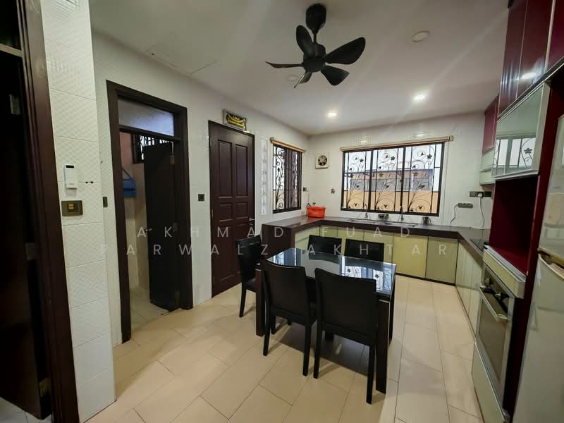 Semi-Detached House for Rent in Desa Sri Hartamas (Sri Hartamas) - Akhmad Fuad Parwalz Akhtar - Kitchen - PropertyGuru.com.my