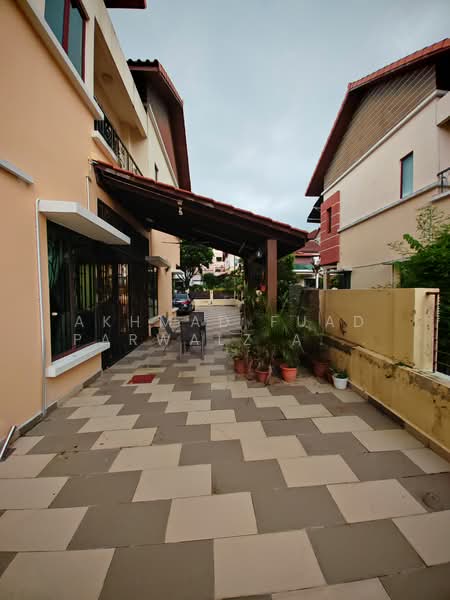 Semi-Detached House for Rent in Desa Sri Hartamas (Sri Hartamas) - Akhmad Fuad Parwalz Akhtar - Exterior - PropertyGuru.com.my