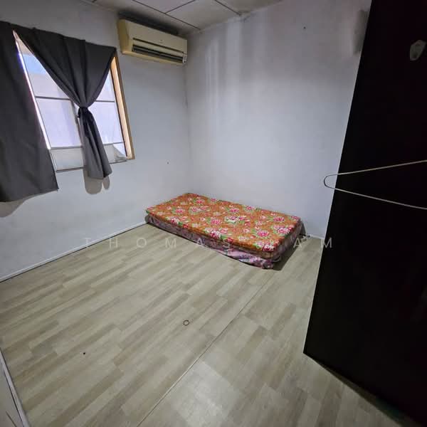 Terraced House for Sale in Taman Melaka Jaya (Batu Berendam) - Thomas Lam - Bedroom - PropertyGuru.com.my