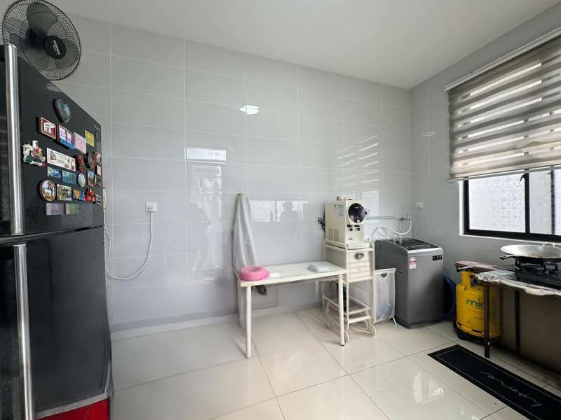 Rumah Kluster untuk Dijual di Taman Ekoflora (Johor Bahru) - Kenneth Tan - Kitchen - PropertyGuru.com.my