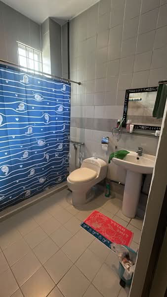 2-storey Terraced House for Sale in Taman Serdang Raya (Seri Kembangan) - Frankie Ong - Bathroom - PropertyGuru.com.my