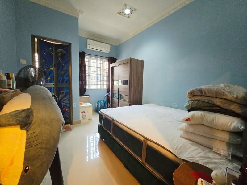 2-storey Terraced House for Sale in Taman Serdang Raya (Seri Kembangan) - Frankie Ong - Bedroom - PropertyGuru.com.my