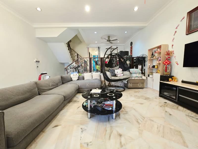 2-storey Terraced House for Sale in Taman Serdang Raya (Seri Kembangan) - Frankie Ong - Living Room - PropertyGuru.com.my