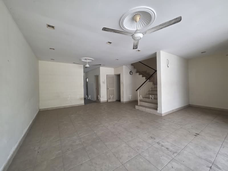 2-storey Terraced House for Sale in Bandar Seri Coalfields (Sungai Buloh) - Jimmy Tan - Living Room - PropertyGuru.com.my