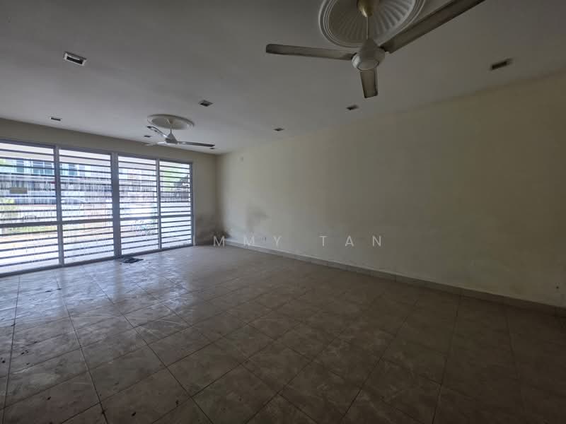 2-storey Terraced House for Sale in Bandar Seri Coalfields (Sungai Buloh) - Jimmy Tan - Living Room - PropertyGuru.com.my