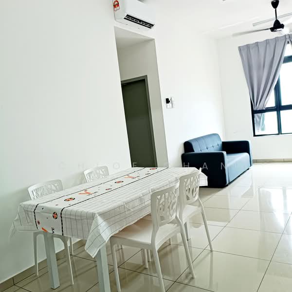 Servis Apartment untuk Disewa di B11 Parkland Residence - Chloe Chan - Living Room - PropertyGuru.com.my