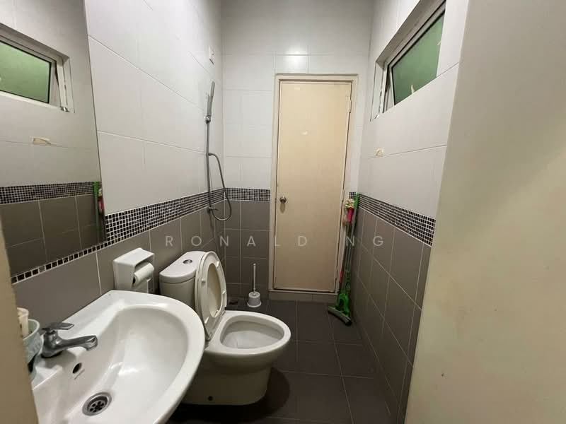 Rumah Berkembar untuk Disewa di Bayan Lepas (Penang) - Ronald Ng - Bathroom - PropertyGuru.com.my