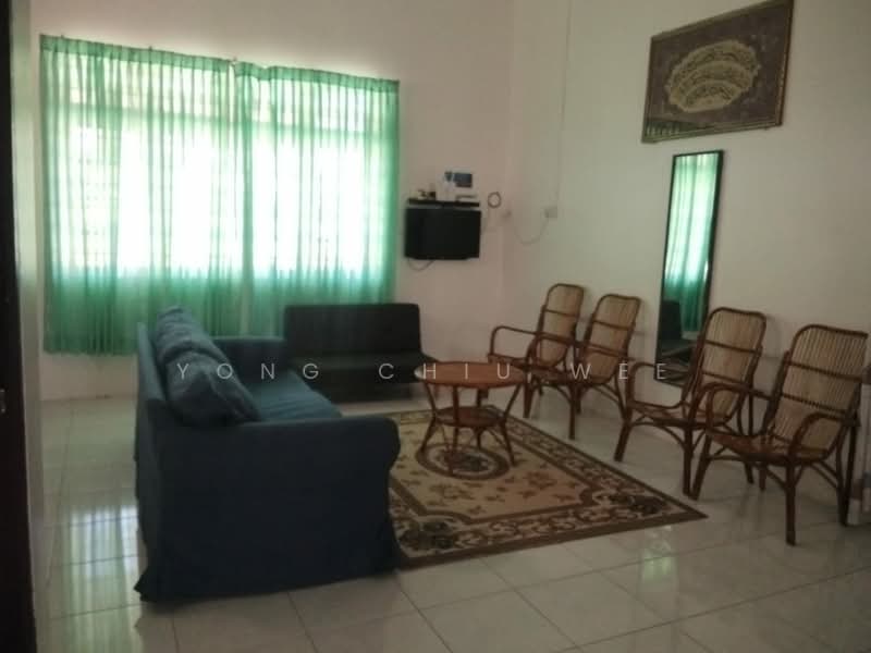 Bungalow for Rent in Taman Sari (Padang Bongor) - Yong Chiu Wee - Living Room - PropertyGuru.com.my