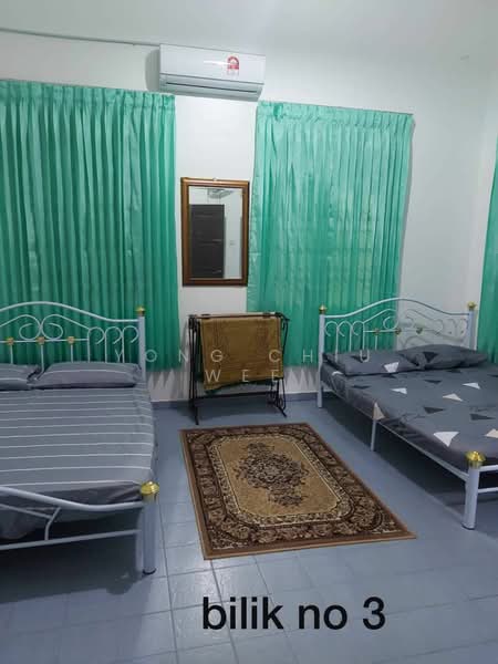 Bungalow for Rent in Taman Sari (Padang Bongor) - Yong Chiu Wee - Bedroom - PropertyGuru.com.my