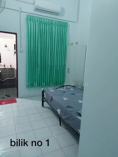 Bungalow for Rent in Taman Sari (Padang Bongor) - Yong Chiu Wee - Bedroom - PropertyGuru.com.my