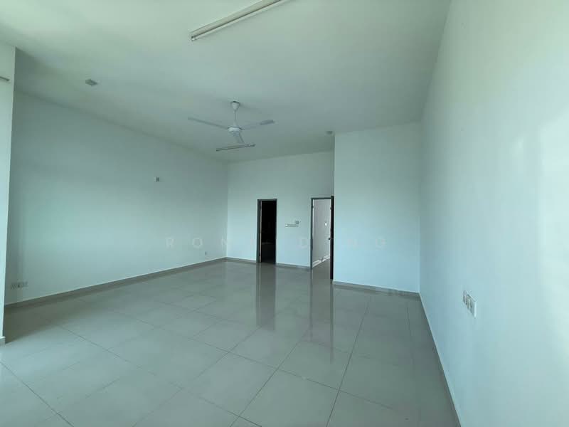 Rumah Teres 3 Tingkat untuk Dijual di Bayan Lepas (Penang) - Ronald Ng - Living Room - PropertyGuru.com.my