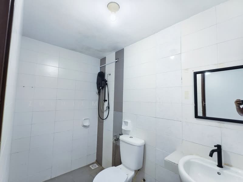 Rumah Teres 2 Tingkat untuk Disewa di Bandar Baru Bangi (Selangor) - Zulhilmy Abdullah - Bathroom - PropertyGuru.com.my