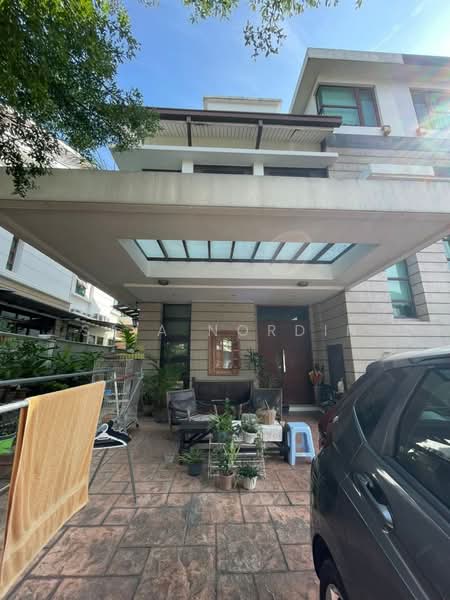 Semi-Detached House for Sale in Usj 17 (Subang Jaya) - Sa'a Nordin - Exterior - PropertyGuru.com.my