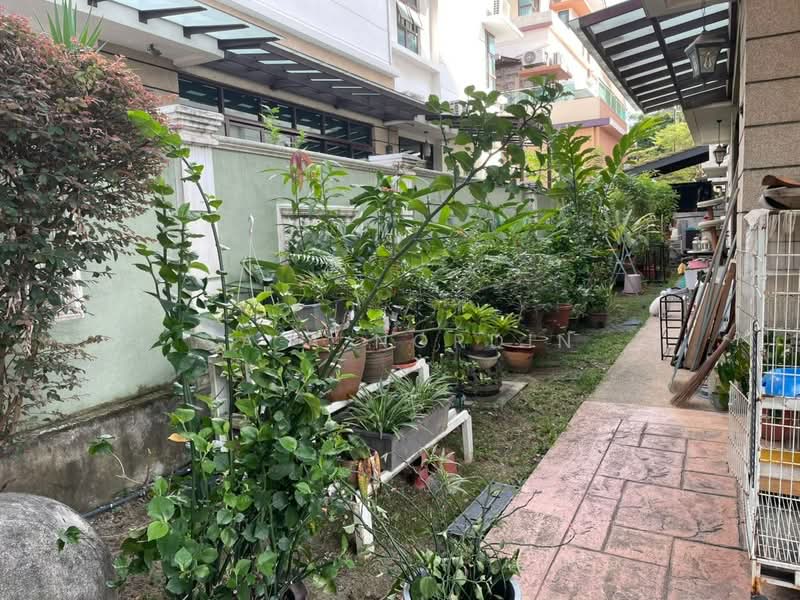 Semi-Detached House for Sale in Usj 17 (Subang Jaya) - Sa'a Nordin - Exterior - PropertyGuru.com.my