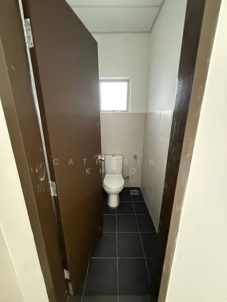 Commercial Land for Rent in Johor Bahru (Johor) - Catherine Khoo - Bathroom - PropertyGuru.com.my