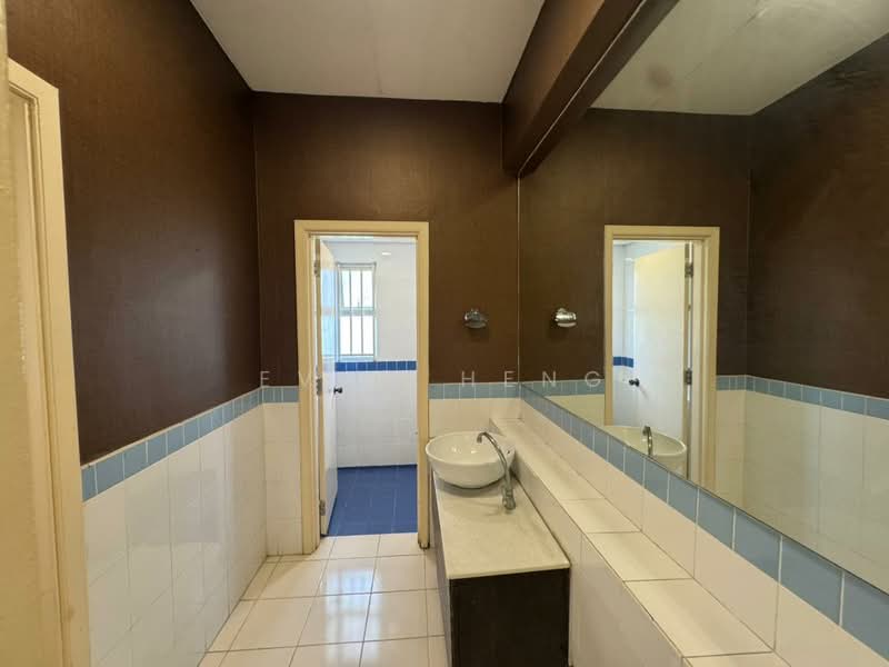 Condominium for Sale at Seri Maya Condominium - Evon Heng - Bathroom - PropertyGuru.com.my