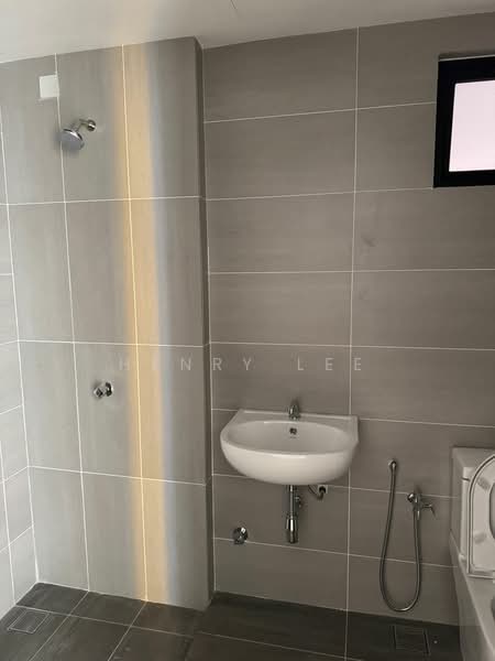 Servis Apartment untuk Disewa di Parkland Residence - Henry Lee - Bathroom - PropertyGuru.com.my