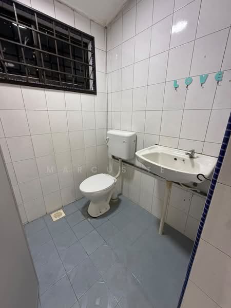 Rumah Teres 2 Tingkat untuk Dijual di Taman Sri Muhibbah (Kulai) - Marcus Tey - Bathroom - PropertyGuru.com.my