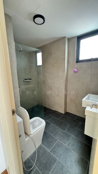 Servis Apartment untuk Disewa di East Parc @ Manjalara - Eda Wong - Bathroom - PropertyGuru.com.my