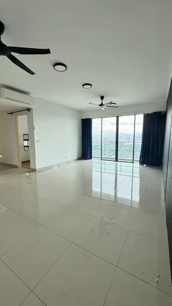Servis Apartment untuk Disewa di East Parc @ Manjalara - Eda Wong - Living Room - PropertyGuru.com.my