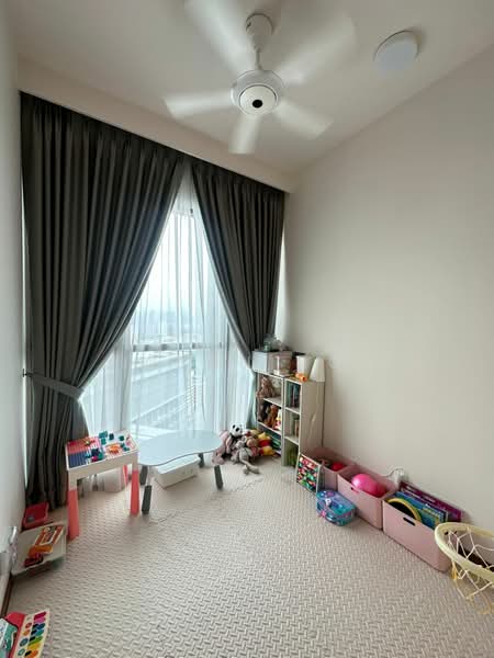 Kediaman Servis untuk Dijual di Stonor 3 - Wynn Ng - Bedroom - PropertyGuru.com.my