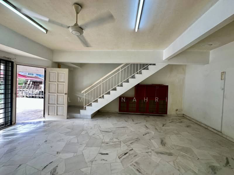 2-storey Terraced House for Sale in Taman Ramal Ros (Bangi) - Ilman Nahri - Interior - PropertyGuru.com.my
