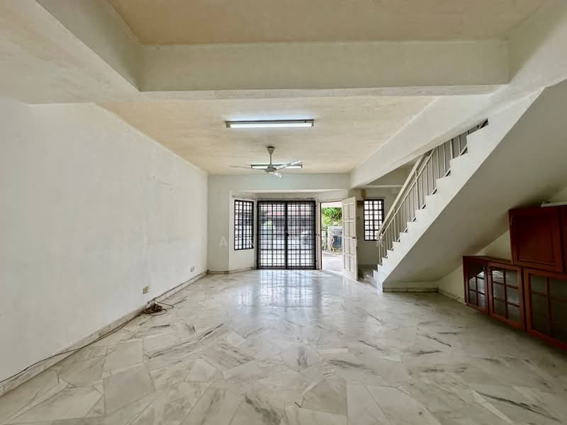 2-storey Terraced House for Sale in Taman Ramal Ros (Bangi) - Ilman Nahri - Living Room - PropertyGuru.com.my