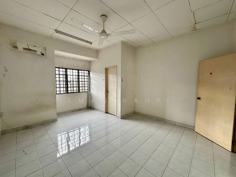 2-storey Terraced House for Sale in Taman Ramal Ros (Bangi) - Ilman Nahri - Interior - PropertyGuru.com.my